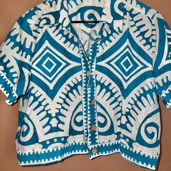 Haute Hippie Women's Short Sleeve Button Down Graphic Polo Tee - Size Medium - Picture 8 of 10